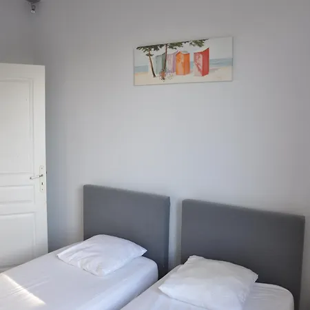 Near Les Etangs De Bages * Narbonne