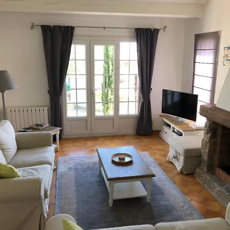 Near Les Etangs De Bages Villa