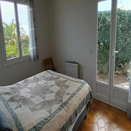 Near Les Etangs De Bages