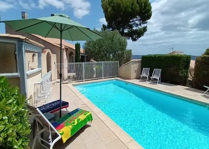 Near Les Etangs De Bages Narbona